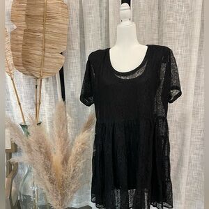 American Age Black Short Sleeve Tiered Tunic